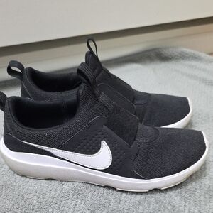 Nike Black and White Athletic Shoes Slip-On Design